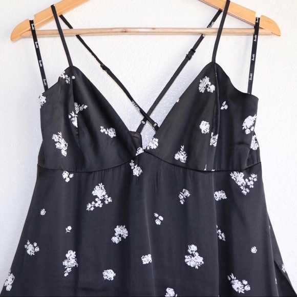 Bardot Dalia Tiered Strappy Back Floral Maxi Dress - Picture 7 of 8